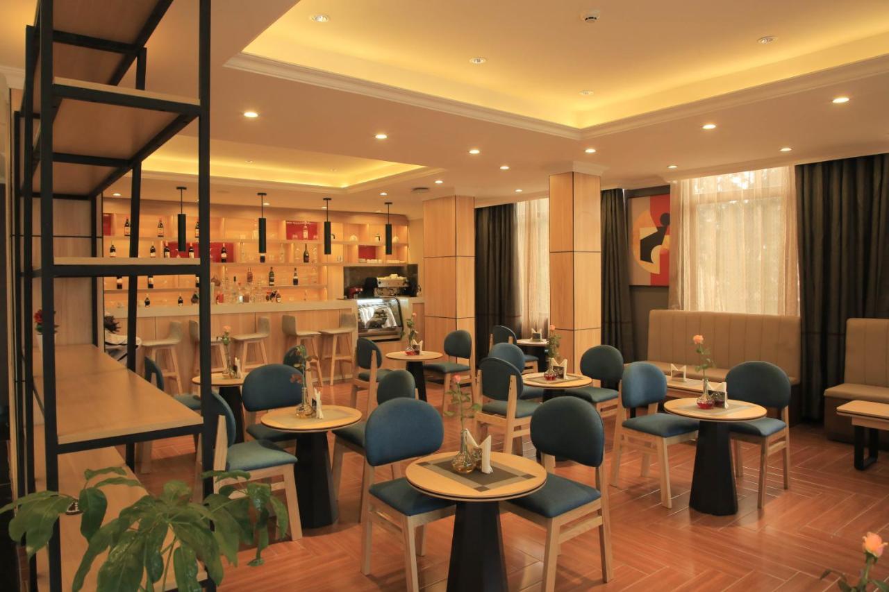 Ivy Hotel, Bishoftu Extérieur photo
